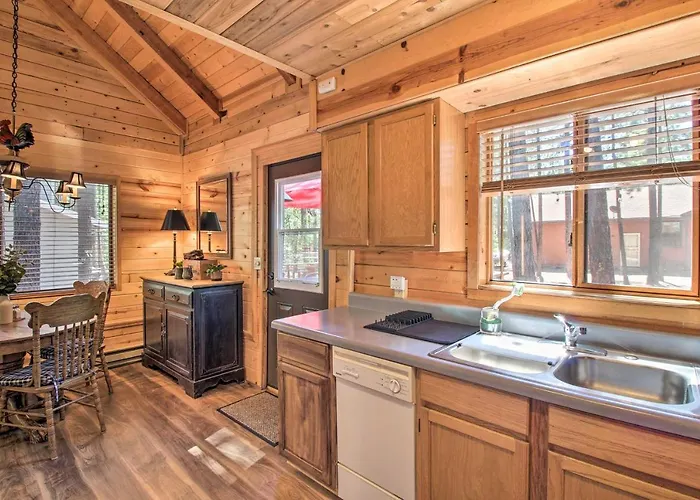 Pinetop-Lakeside Cabin W/ Deck: Hike, Ski & Golf