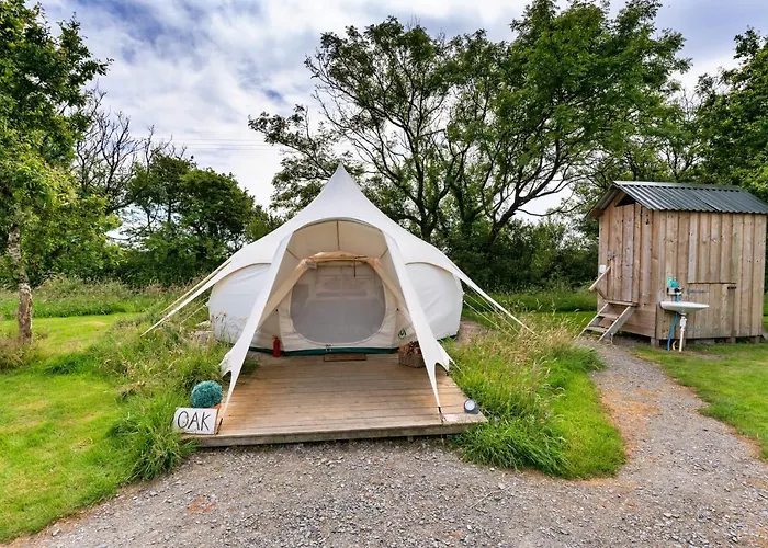 Finest Retreats - Oak Lotus Belle Tent