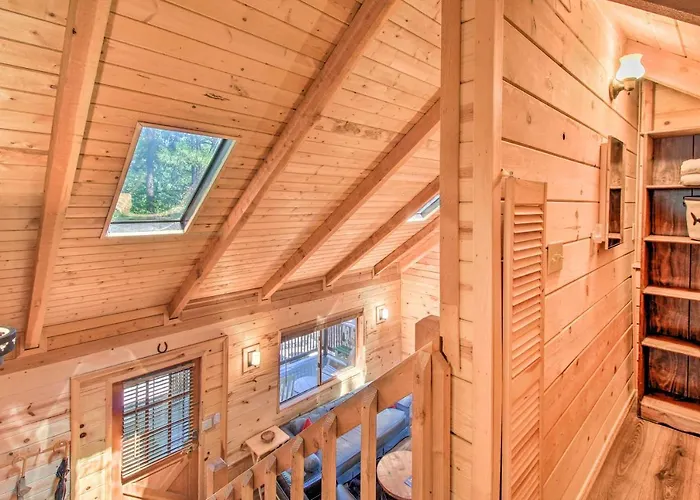 Pinetop-Lakeside Cabin W/ Deck: Hike, Ski & Golf