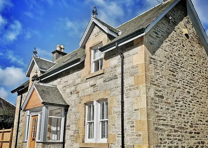 Laburnam Villa - Luxury 4 Bedroom Accommodation In The Heart Of Killin