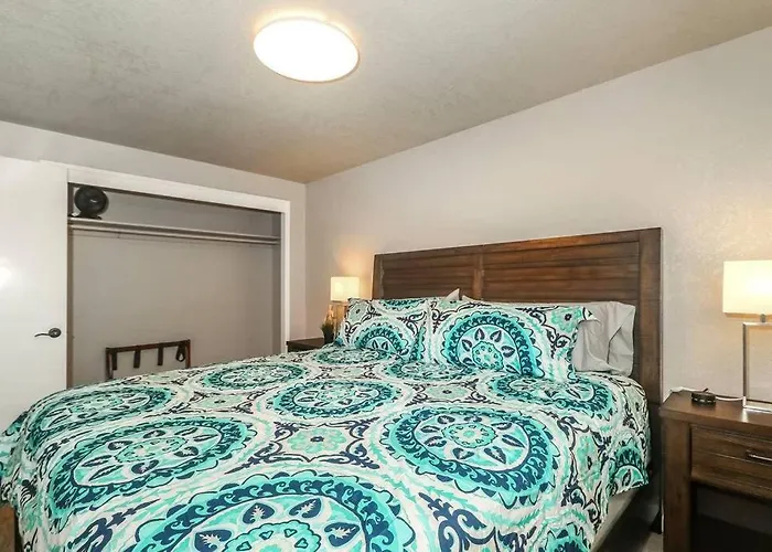 Holly First Floor 2 King Beds