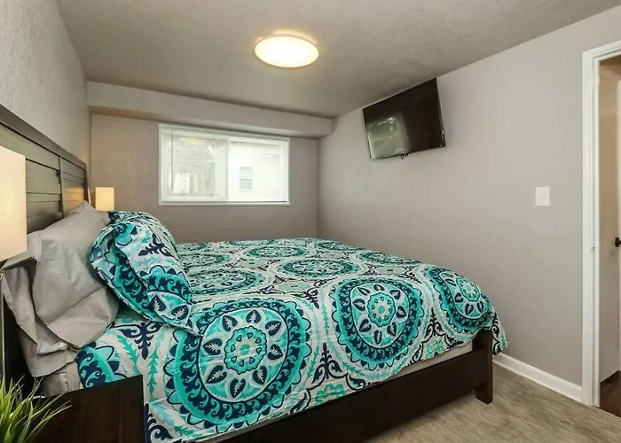 Holly First Floor 2 King Beds