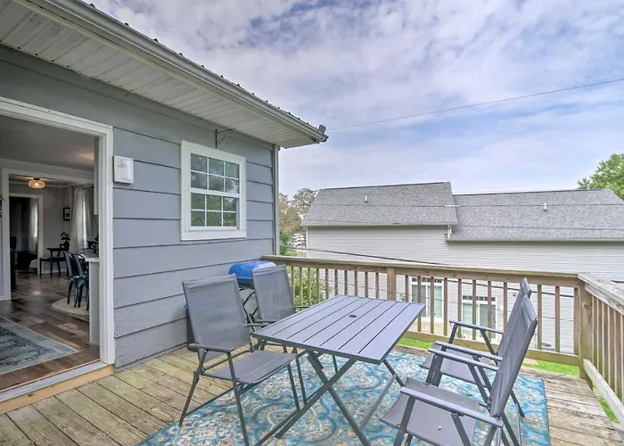 Enchanting Family House W/ Balcony < 3 Mi To Wvu!