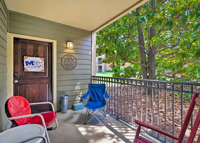 Sip Happens: Poolside Pregame On Ole Miss Weekends