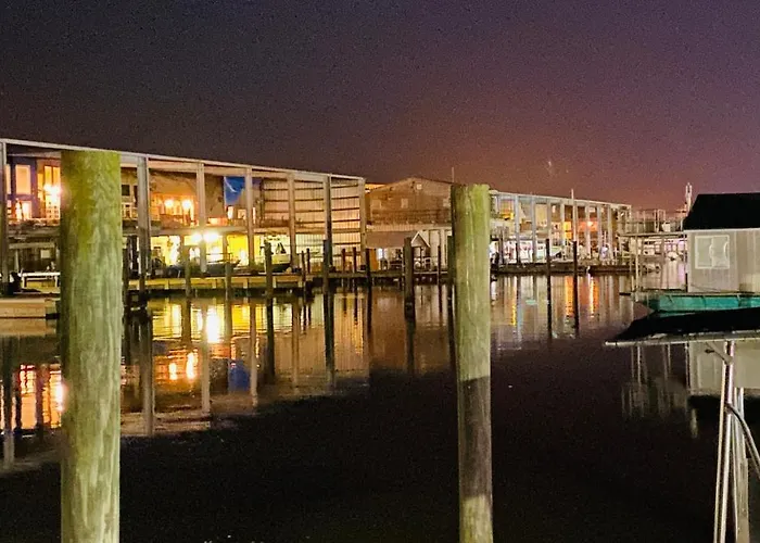 Resort Lodging At Venice Marina W/ Wifi + Private Dock