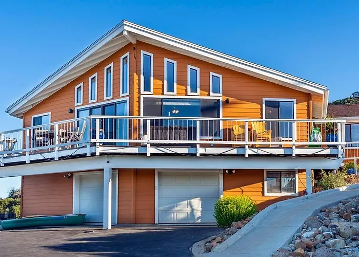 A Living Canvas Amazing Lake View Custom Home