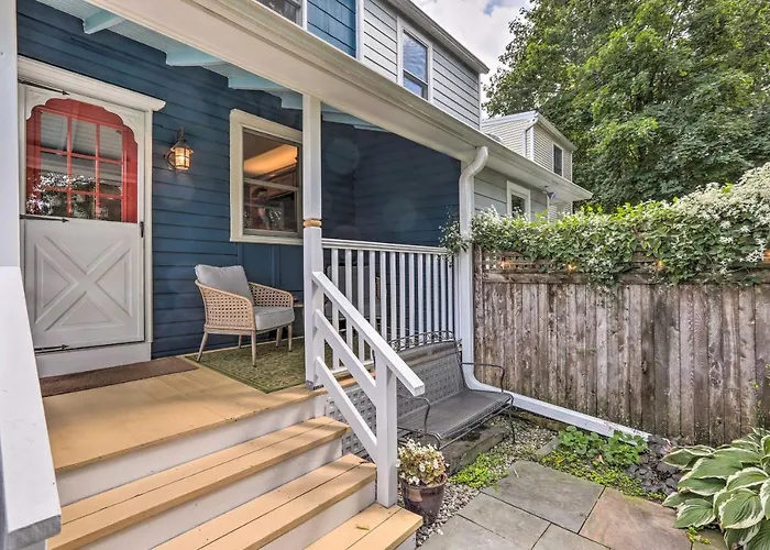 Charming Lambertville Retreat - 1 Mi To River!