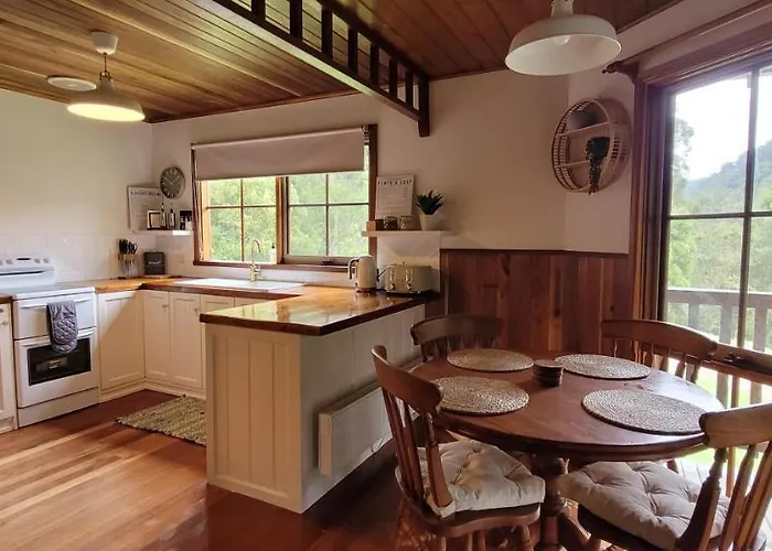 Tall Trees Eco Retreat - Blackwood Cottage