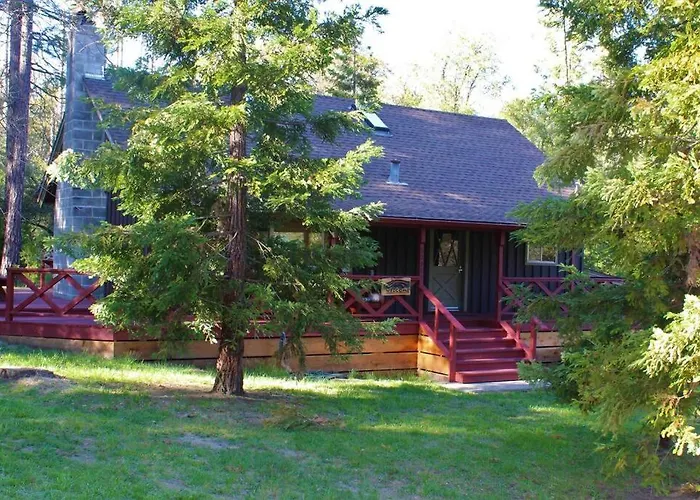 Rustic Chapparal Cabin At Bass Lake Heights