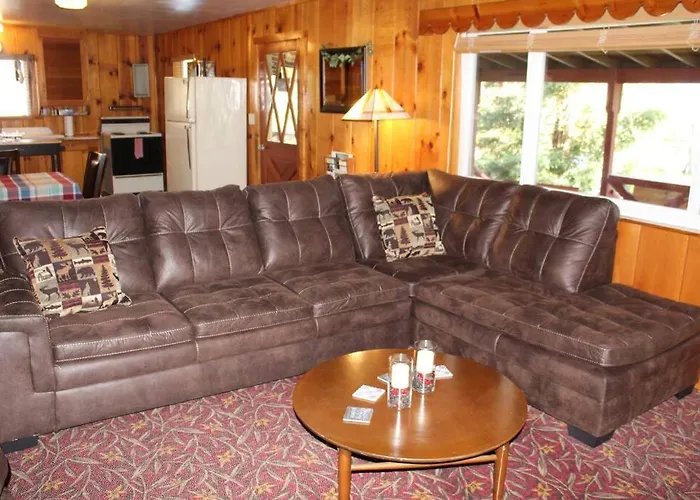 Rustic Chapparal Cabin At Bass Lake Heights