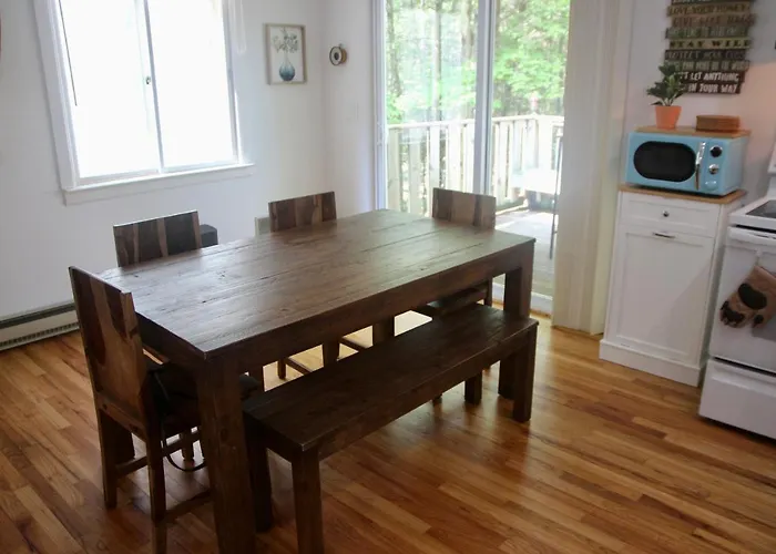 Escape To A 3-Bedroom Cabin In Lower Catskills