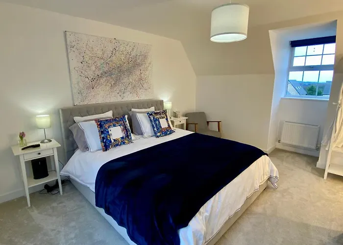 Holly House - Quiet Retreat