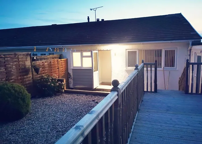 3-Bed 5-6 Berth Modernised Bungalow!