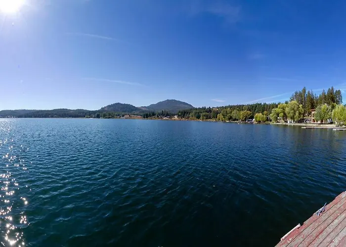 Cozy Duplex Unit - Beautiful Lake Views