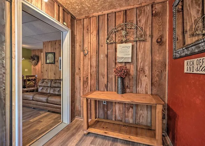 1 Mi To Raystown Lake: 'Clint Eastwood' Cabin