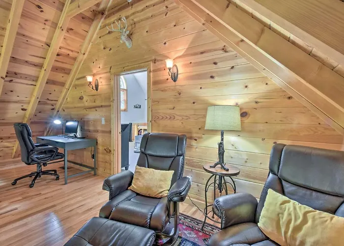 Great For Families! Lavish Hiawassee Cabin