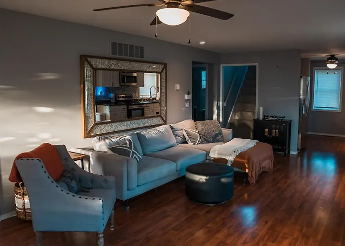 Sandusky Bay Hot Tub, Gym, Patio, Games, Recreation Watercraft, Waterside Home, Check It Out!