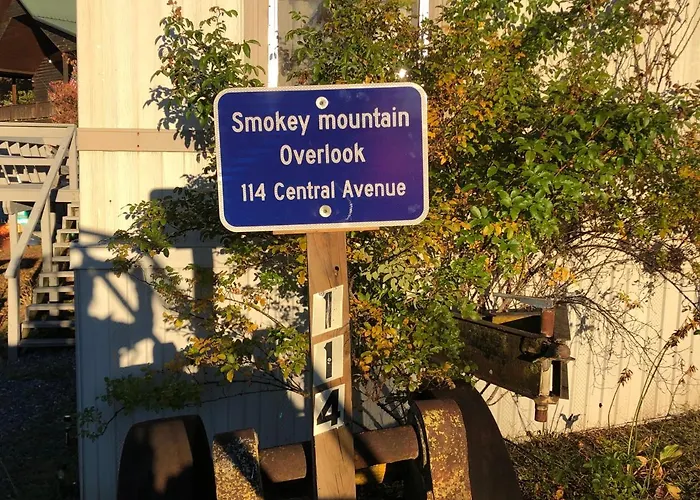 Smokey Mountain Overlook