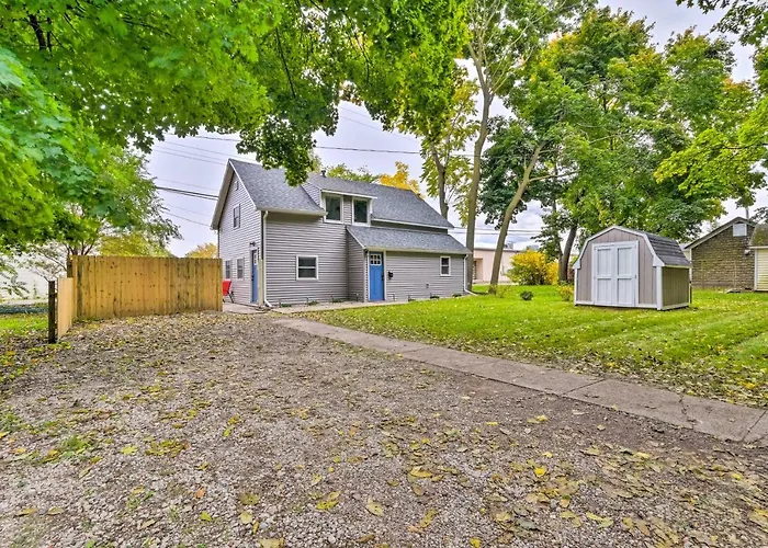 Centrally Located Mount Pleasant Retreat!