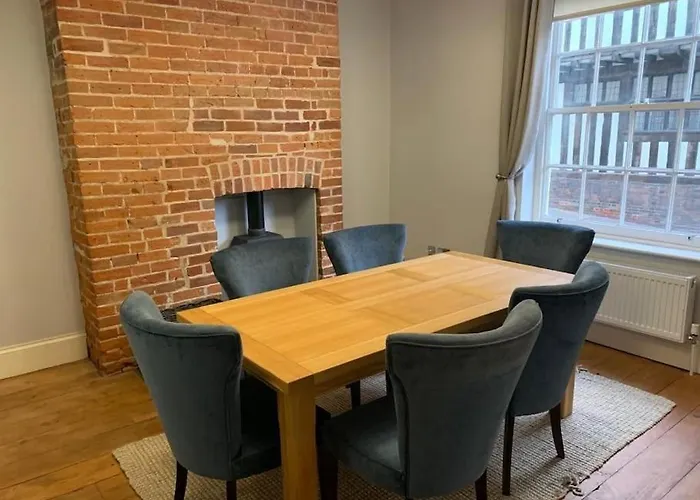 Beautiful Georgian Townhouse In Central Colchester