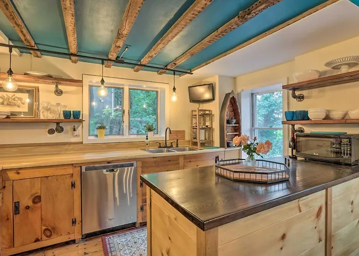 Historic Home In Lambertville: Walk To Bridge