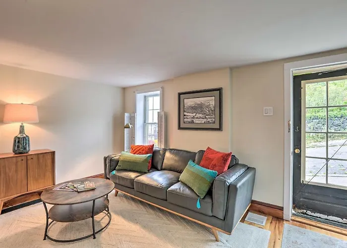 Historic Home In Lambertville: Walk To Bridge