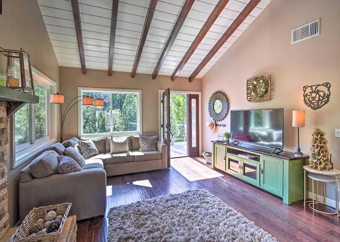 Tree-Lined Twin Peaks Cottage W/ Custom Stream