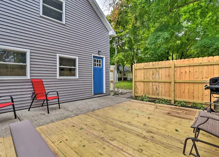 Centrally Located Mount Pleasant Retreat!
