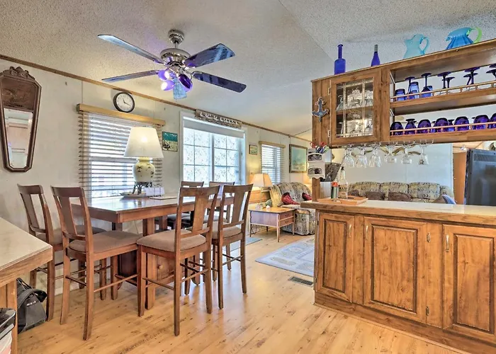 Quaint Chincoteague Island Hideaway W/ 2 Porches!