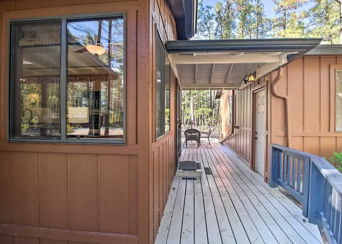 Fireplace, Deck & Grill: Pinetop Cabin Rental!