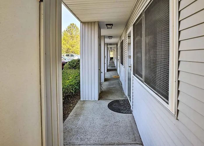First-Floor Hunter Condo < 1 Mi To Slopes!