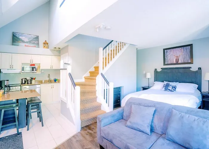 Gorgeous Loft In The Heart Of Blue Mountain