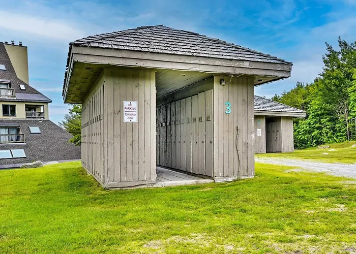 Walk To Lifts & Village! Killington Mountain Condo