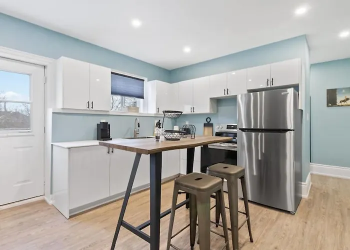 Bright And Spacious Condo In Downtown Collingwood 97043
