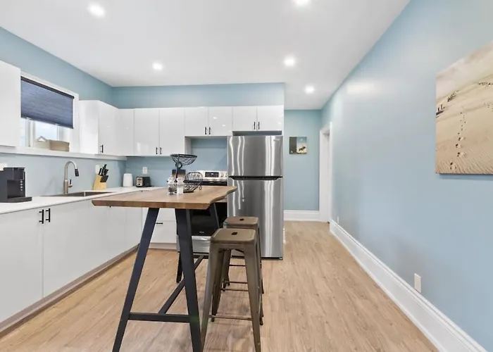 Bright And Spacious Condo In Downtown Collingwood 97043
