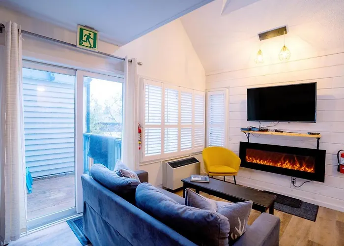 Loft With A View Of Blue - Free Wifi, Linens And Towels Included