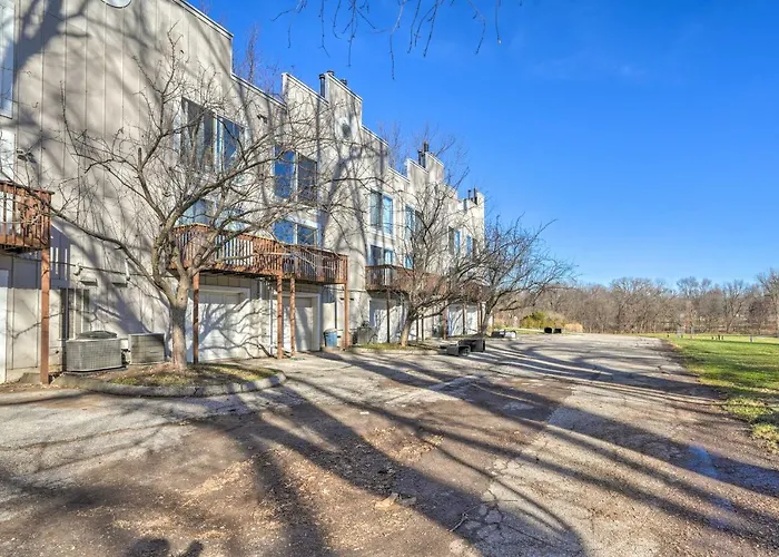 Lovely Iowa City Townhome ~ 3 Mi To Dtwn!