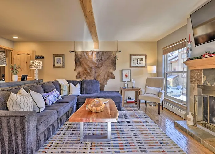Vail Ski Condo W/ Mtn Views & Shuttle Service!