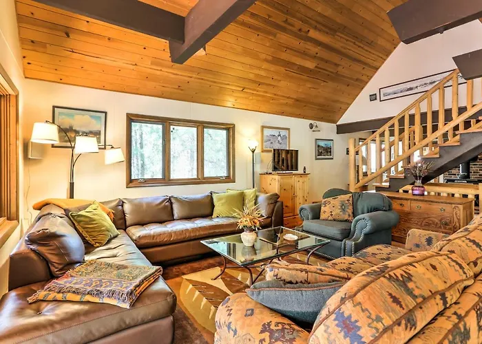 Riverside Winthrop Chalet W/ Hot Tub & 2 Decks!