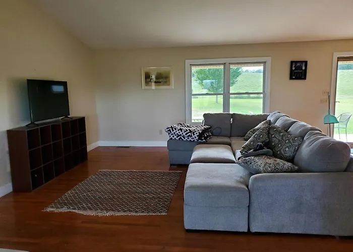 Secluded House On 60 Acres Close To Fall Creek Falls