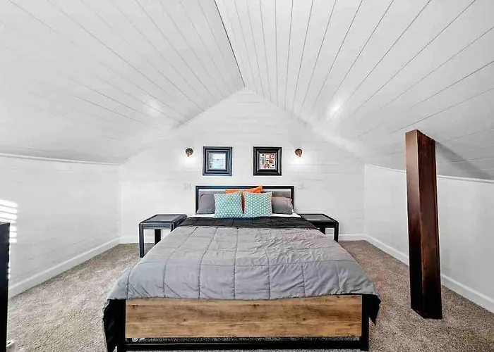 Hip And Bright Lawerenceville 2 Bed Easy Parking