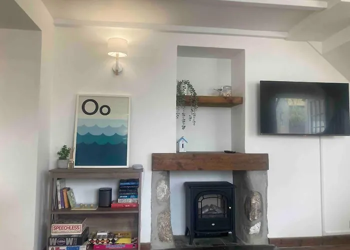 2-Bedroom Cottage In Heart Of St Ives W/ Parking