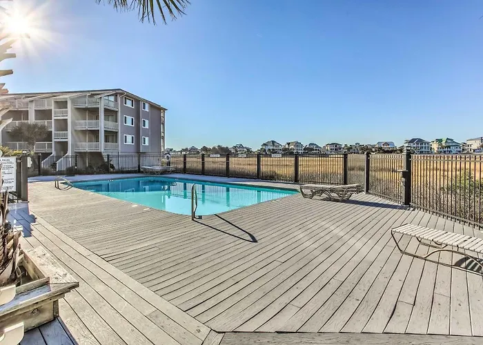 Condo W/ Pool Access - Walk To Beach!