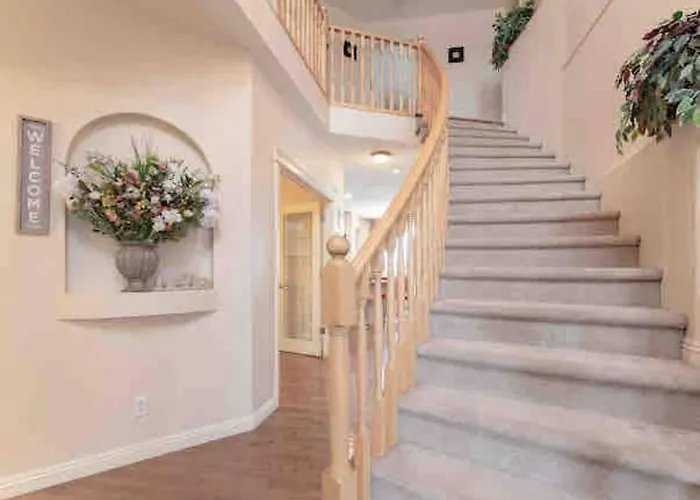 2500 Sq House In Springbank Hill Bl 261818