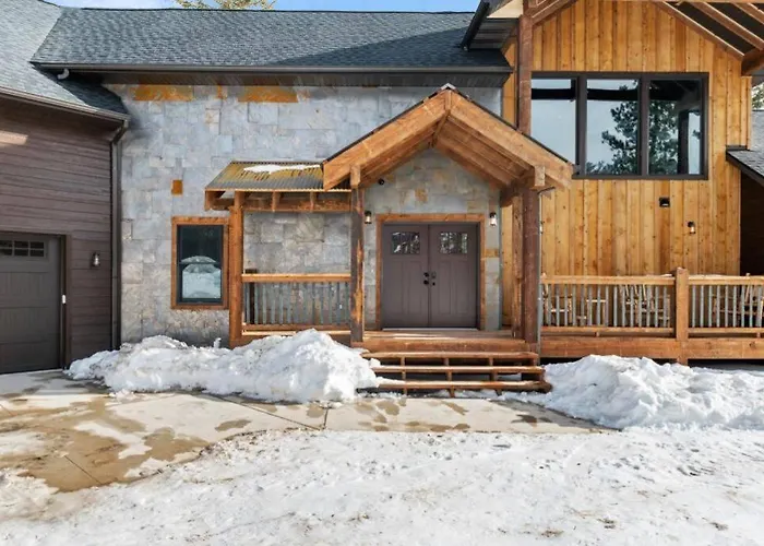 Trax N Trailz Lodge