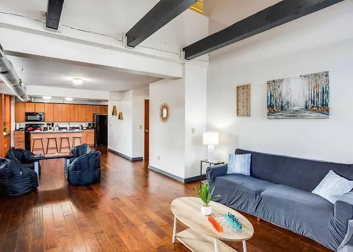 Centric Modern Loft W/ King Beds & Smart Gametable