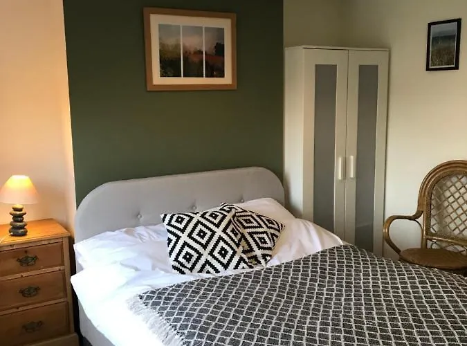 Cosy 3 Bedroom House Close To Beach