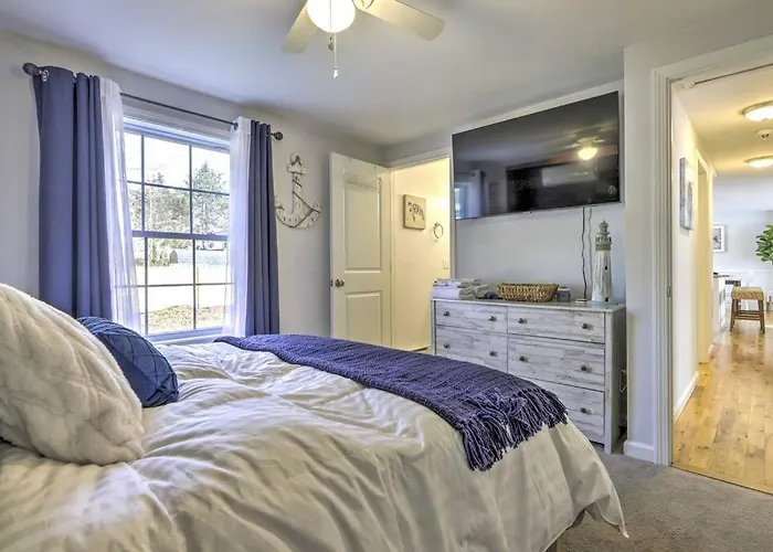 New! Updated Mystic Home W/ Sauna, Hot Tub & Deck