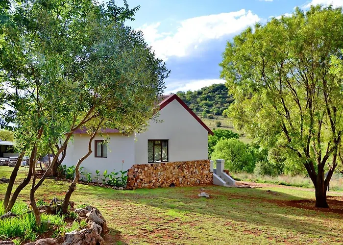 Thanda Manzi Country Hotel