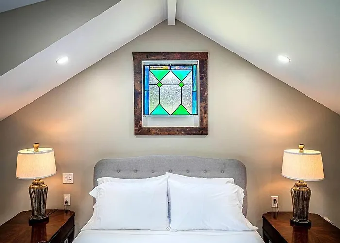 1786 Farm Cottage Honeymoon Suite Renovated 2022